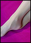 nyllady-yellow-pantyhose-by-thenoces-05.jpg